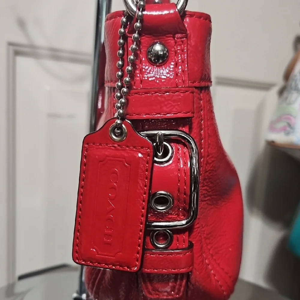 Coach patent Leather red Shoulder Bag Zoe EUC